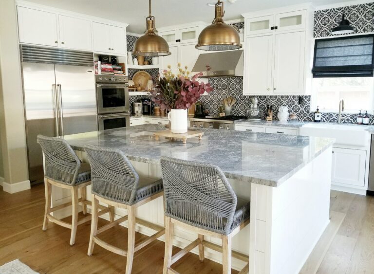 Perfect Counter Stools for Your Kitchen Island