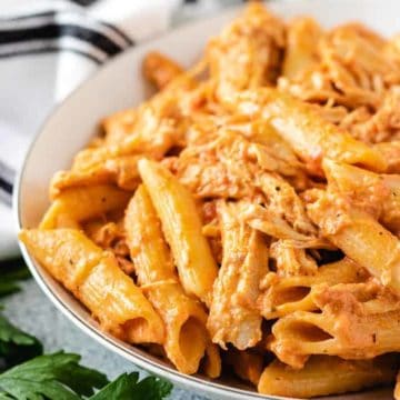 Slow Cooker Creamy Chicken Pasta