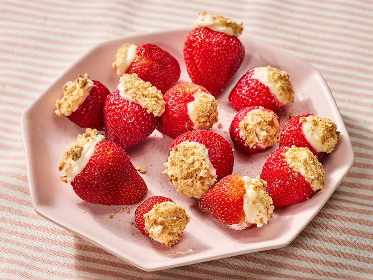 Cheesecake Stuffed Strawberries